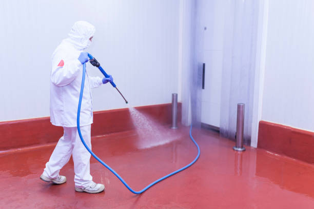Best Animal Enclosure Cleaning  in Hernando, FL